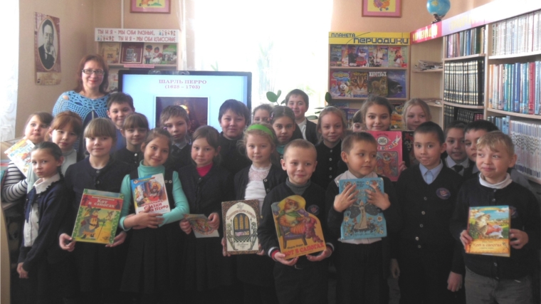 В детской библиотеке города Канаш состоялся час сказки, посвященный творчеству Шарля Перро