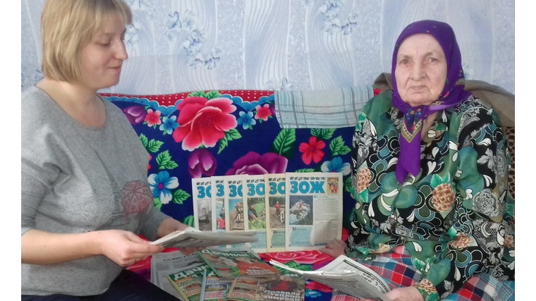 Библиотекари города Шумерля инициировали акцию-книжное волонтерство, на дому познакомив пожилых читателей с новинками литературы