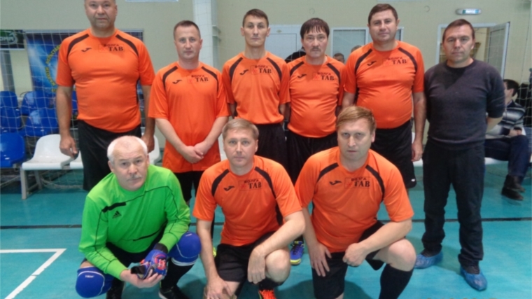 Очередная победа команды Волга Тав-Урмары на открытом первенстве по футзалу среди ветеранов