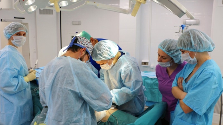 Республиканские онкологи перенимают опыт проведения современных операций по онкогинекологии и торакальной хирургии