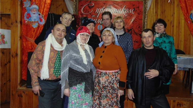 Шемуршинский народный театр представил зрителю премьеру спектакля по пьесе Игоря Муренко «Шутки в глухомани»
