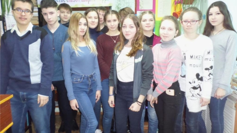 В библиотеке семейного чтения города Канаш провели литературный вечер-знакомство «Вам и не снилось…» по одноименной повести Г. Щербаковой