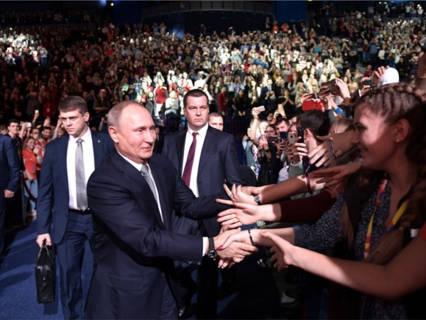 Студенты Чувашии встретились с Владимиром Путиным