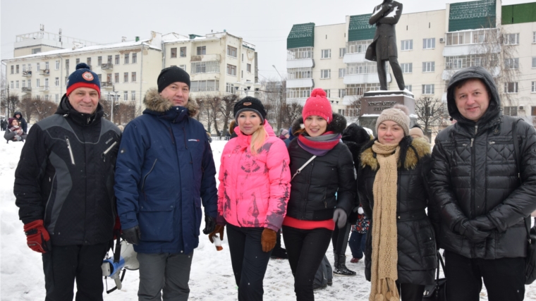 Активисты Московского района присоединились к торжественному митингу-концерту, посвященному Году добровольца (волонтера)