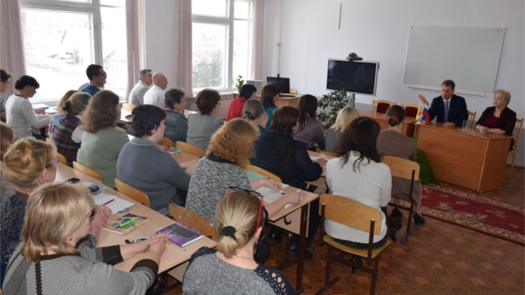 Информационные встречи главы администрации города Шумерля Алексея Григорьева с трудовыми коллективами продолжаются