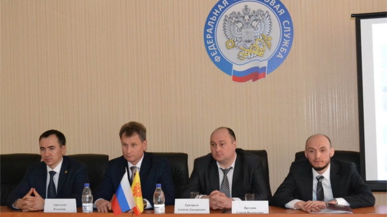 Министр экономразвития Чувашии и руководство города Шумерля провели встречу с трудовым коллективом налоговой инспекции