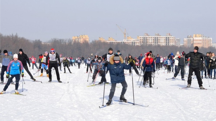 Учащиеся и работники чебоксарских образовательных учреждений – на старте «Лыжни России-2018»