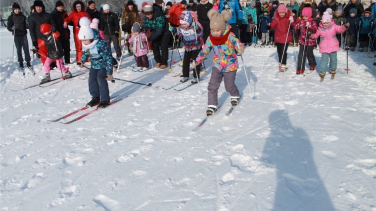 Урмарский район: любителей спорта собрала массовая лыжная гонка &quot;Лыжня России-2018&quot;
