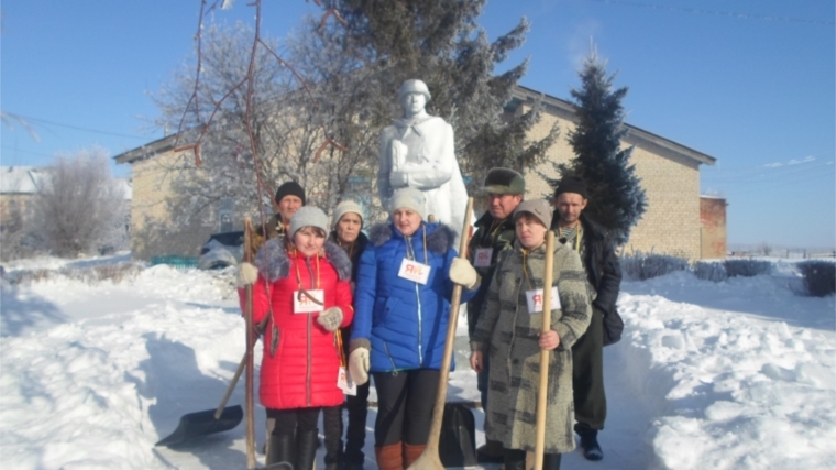 В деревне Азим-Сирма провели акцию «Чистый обелиск»