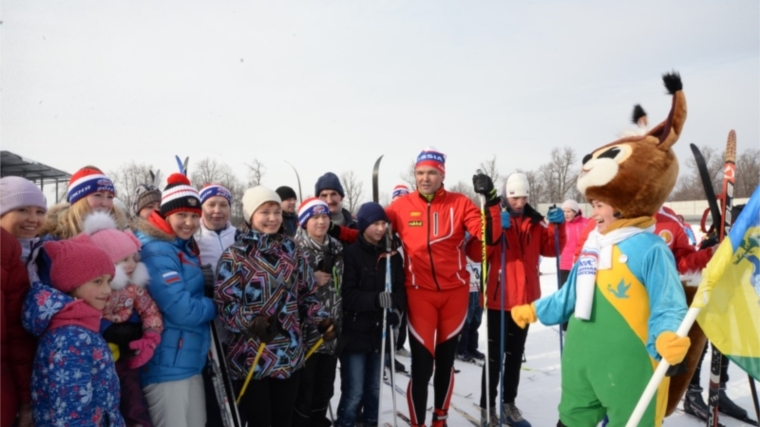 Новочебоксарцы на соревнованиях по лыжным гонкам среди спортивных семей на призы Главы Чувашии и массовом лыжном забеге