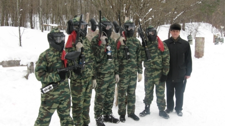 В рамках месячника оборонно-массовой и спортивной работы прошли соревнования по лазертагу на Кубок главы администрации Московского района А.Н. Петрова