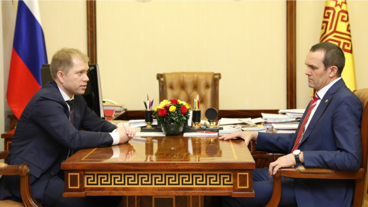 Глава Чувашии Михаил Игнатьев провел рабочую встречу с членом ЦИК России Антоном Лопатиным