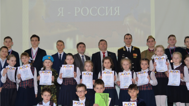В рамках «Уроков мужества» депутат Чебоксарского городского Собрания депутатов Виктор Шмаков встретился с учениками Чувашского кадетского корпуса ПФО имени Героя Советского Союза А.В. Кочетова и МБОУ «Гимназия № 4» г. Чебоксары
