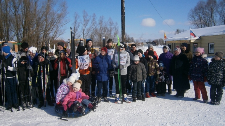 Соревнование по лыжам в деревне Онгапось.