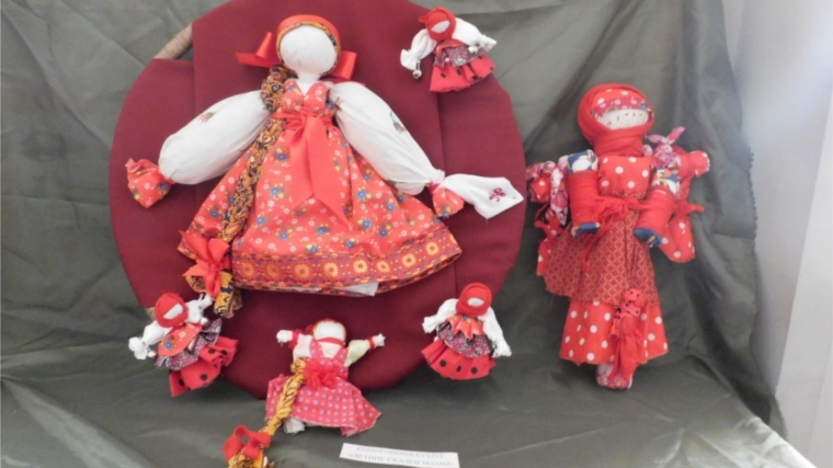 Кукла в чувашском женском костюме