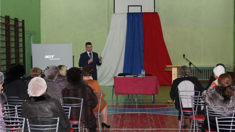 В городе Канаш закончился цикл встреч Виталия Михайлова с населением