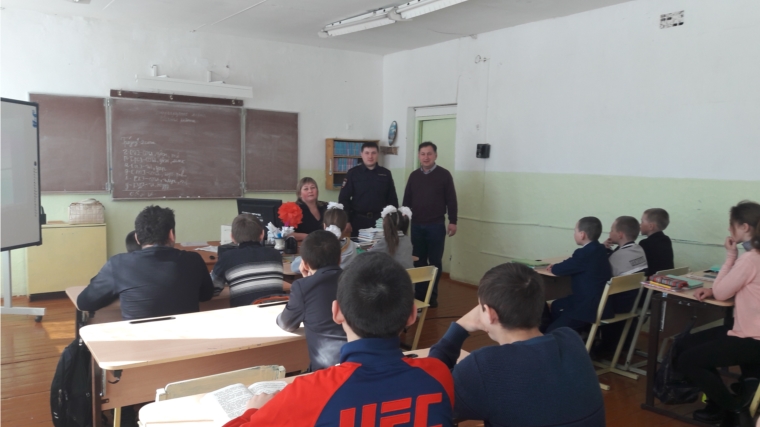 Профилактическая беседа с учащимися Большебуяновской школы на тему: «Права и обязанности несовершеннолетних»