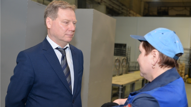 Глава города Чебоксары Евгений Кадышев встретился с трудовым коллективом ООО «Элинокс»