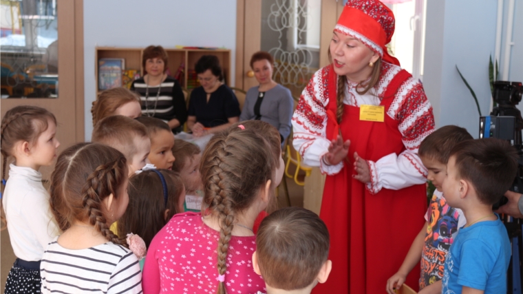 В Чебоксарах продолжаются конкурсы на лучшего воспитателя и педагога детского сада