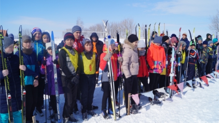 На стадионе с. Большие Яльчики состоялось закрытие лыжного сезона в Яльчикском районе