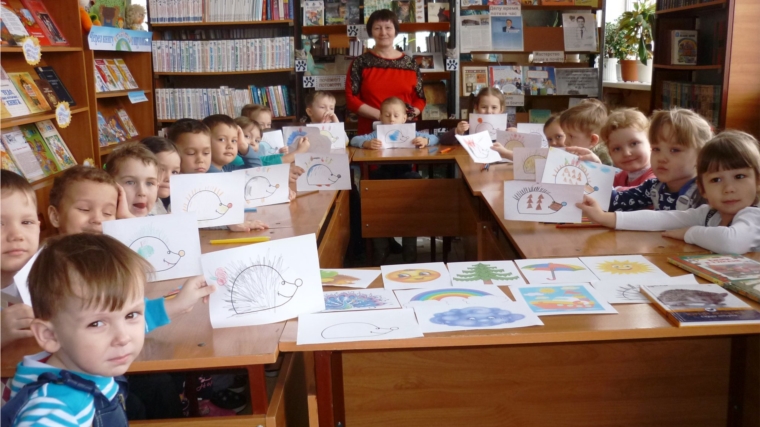 В библиотеке семейного чтения состоялись громкие чтения «Почитаем вместе»