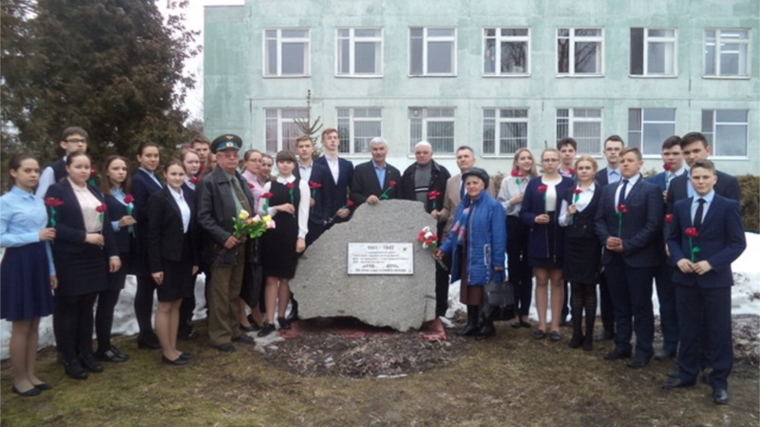 В гимназии города Шумерля состоялся «круглый стол», посвященный 100-летию создания военных комиссариатов