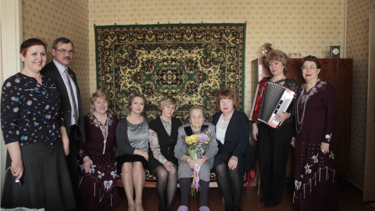 95-летний юбилей сегодня отмечает ветеран Великой Отечественной войны, труженик тыла Александра Ивановна Александрова