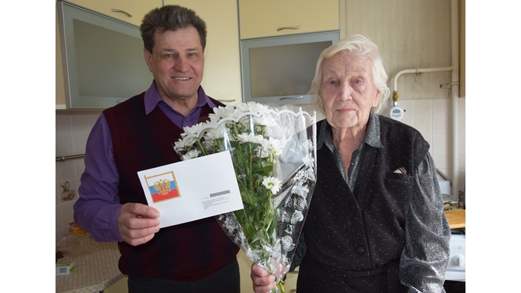 Жизнь длиною в 90 лет: жительницу Московского района г. Чебоксары Железкову Тамару Сергеевну поздравили с юбилеем