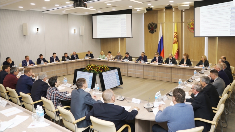 Михаил Игнатьев провел совещание с руководителями организаций строительного комплекса и дорожного хозяйства