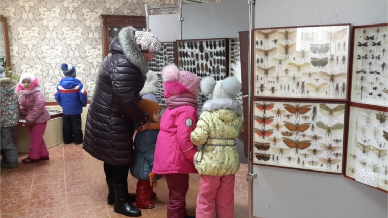 С начала весны 370 гостей посетили выставочный зал Дома-музея Н.Д. Мордвинова
