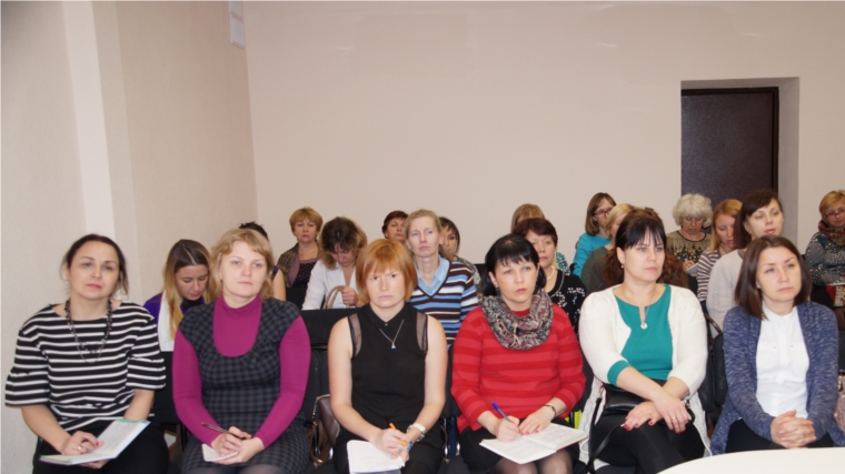 В Ленинском районе Чебоксар с социальными педагогами детских садов обсудили вопросы по предупреждению сиротства