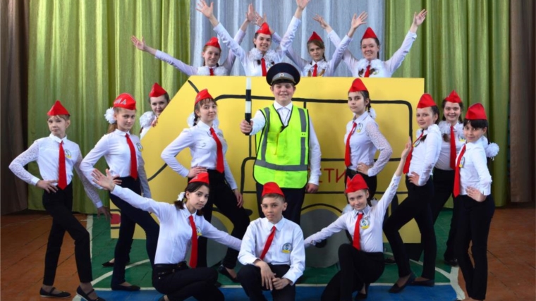 Юные инспекторы движения Чуварлейской школы сняли ролик для участие в республиканском конкурсе