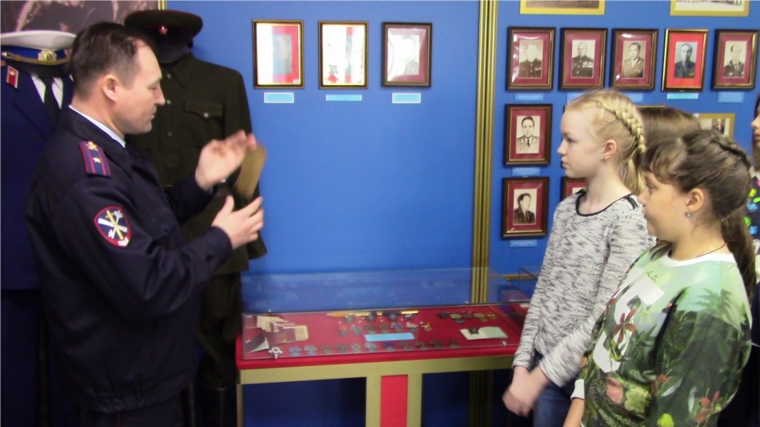 _Юные алатырцы побывали в Музее истории органов внутренних дел Чувашской Республики