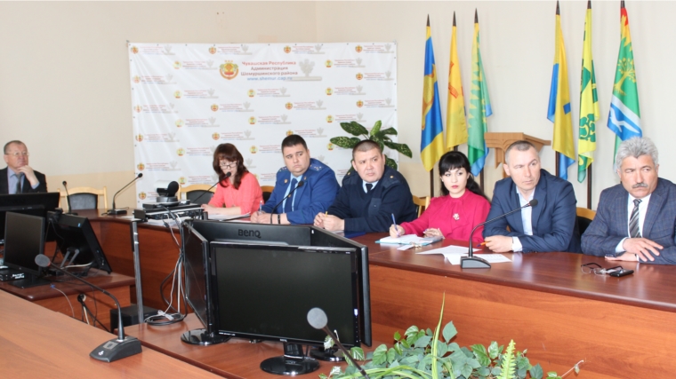 Состоялось плановое заседание комиссии по делам несовершеннолетних и защите их прав при администрации Шемуршинского района