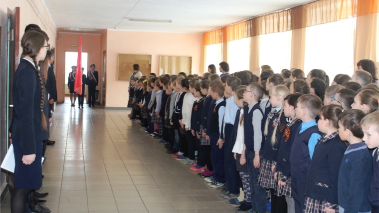 С 23 апреля по 9 мая 2018 года в Шемуршинской школе проходит патриотическая акция «Часовой у Знамени Победы»