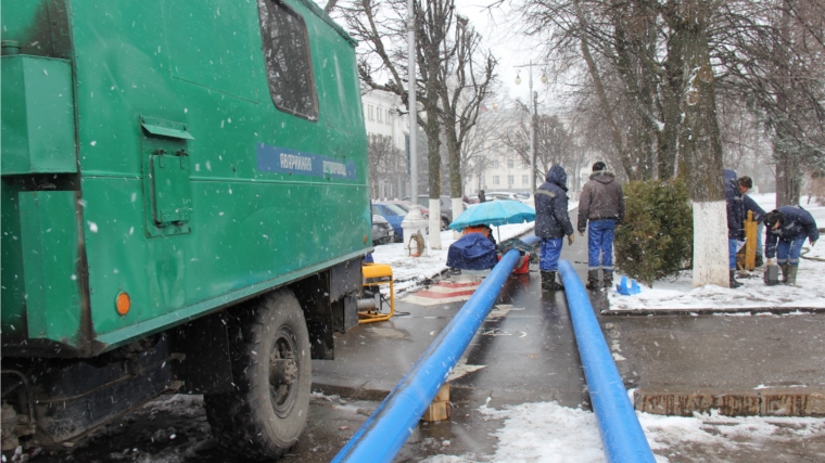 Дорожники и коммунальщики г. Чебоксары действуют согласованно: началась реконструкция водопровода на пл. Республики