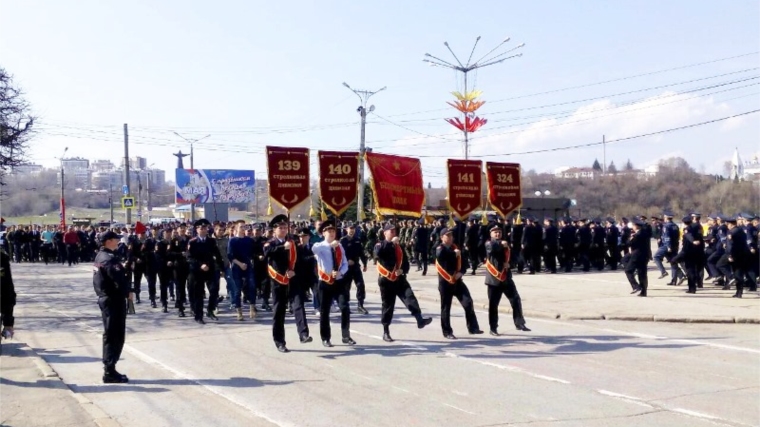 Репетиции парада Победы в Чебоксарах продолжаются