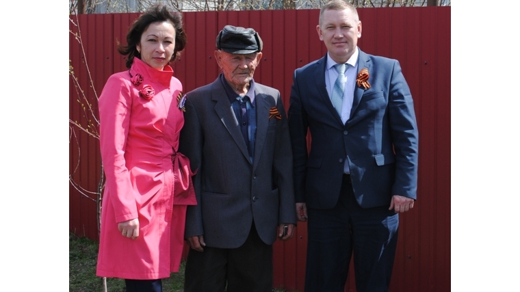 В Шемуршинском районе продолжается вручение памятных подарков инвалидам и участникам Великой Отечественной войны