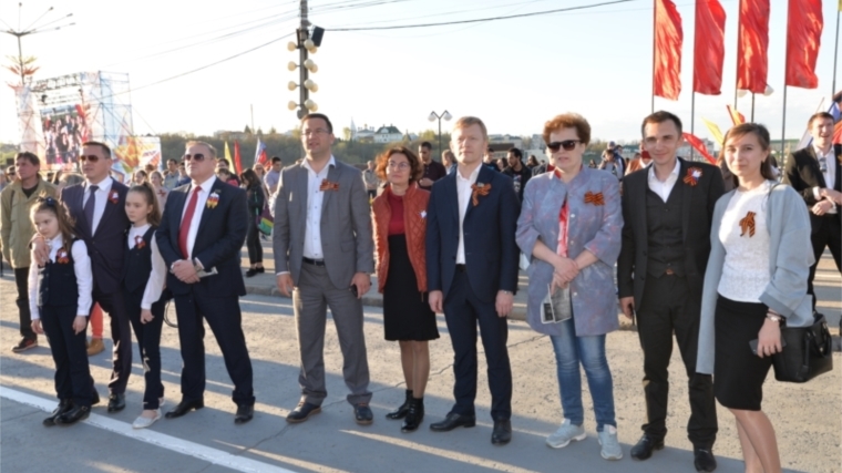 В преддверии 9 мая чебоксарцы хором спели песню «День Победы»
