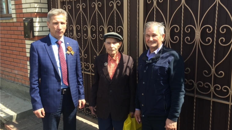 Ветеранов Чебоксарского района поздравляют с наступающим Днем Победы