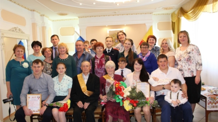 «Тюльпаны весной зацветают» – под таким названием в отделе ЗАГС администрации Ядринского района провели семейный праздник