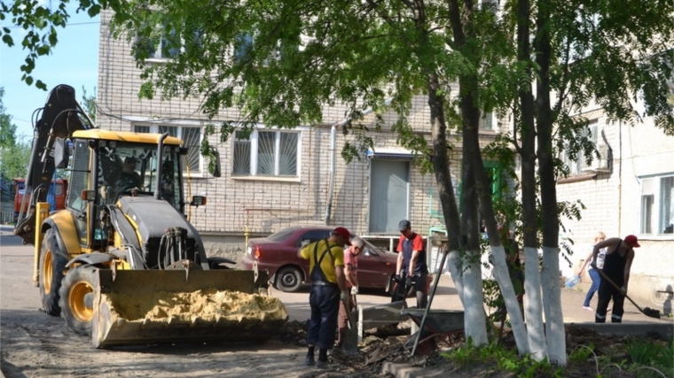 Глава администрации города Алатыря Юрий Боголюбов ознакомился с ходом дорожных работ
