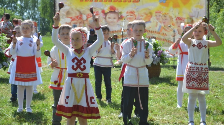 В Порецком районе прошел XV районный фестиваль детского мордовского творчества «Чипайне»