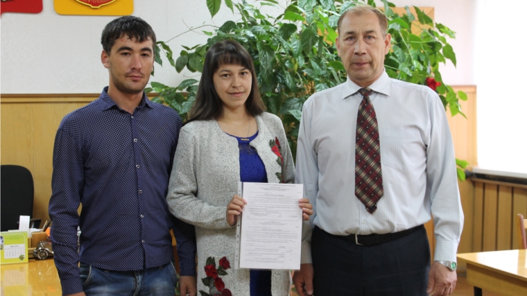 Молодой специалист социальной сферы Туванского сельского поселения получила сертификат на социальные выплаты
