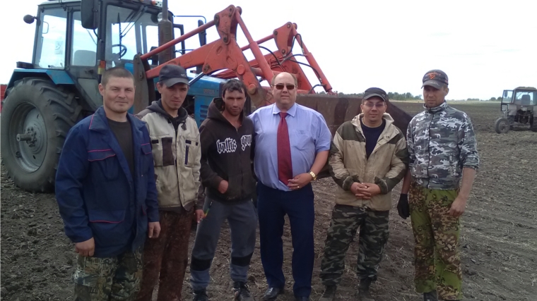 На полях крестьянских фермерских хозяйств ведутся работы по посеву яровой пшеницы