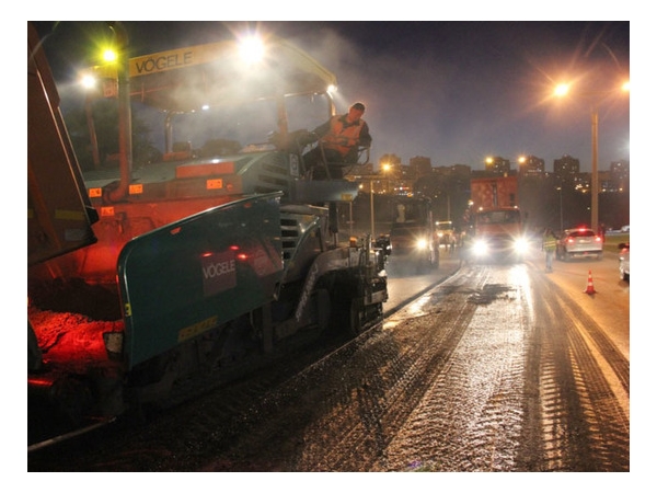 В Чебоксарах оживленные магистрали ремонтируют по ночам