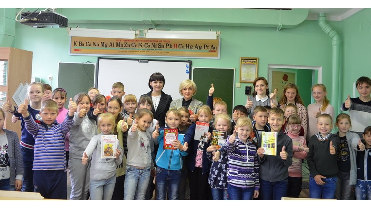В День защиты детей состоялась творческая встреча юных шумерлинцев с писательницей Еленой Светлой