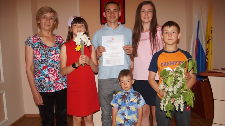 «Обеспечение жильем молодых семей»: чебоксарские семьи с помощью господдержки приобретают жильё