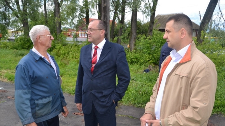 _Глава администрации города Алатыря Юрий Боголюбов осмотрел частные домовладения на предмет повреждений после урагана