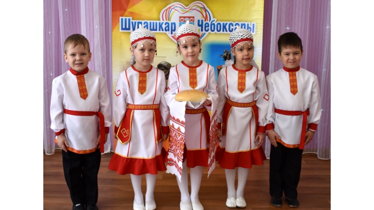 Дошколята Московского района г. Чебоксары отмечают чувашский праздник Акатуй